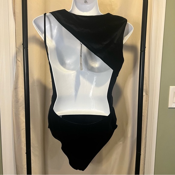 Zara Velvet Asymmetrical Bodysuit - Picture 3 of 4